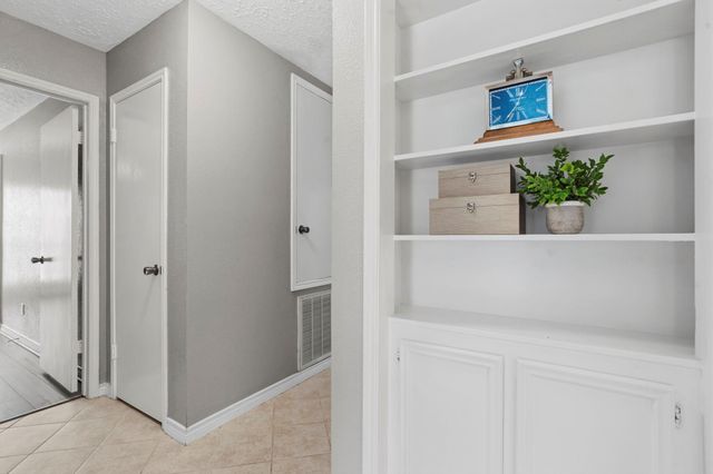 2019 Creek Valley Lane, Sugar Land, TX 77478