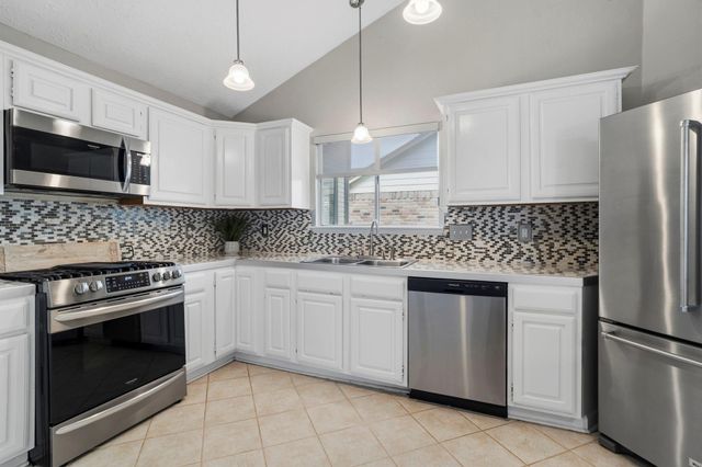 2019 Creek Valley Lane, Sugar Land, TX 77478