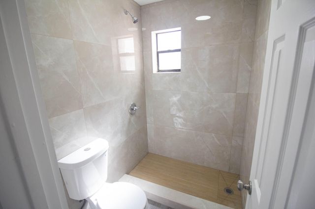 223 SE 11th Avenue 223, Pompano Beach, FL 33060