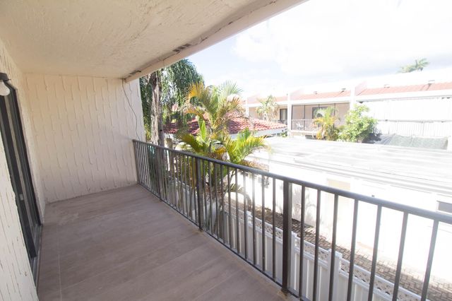223 SE 11th Avenue 223, Pompano Beach, FL 33060