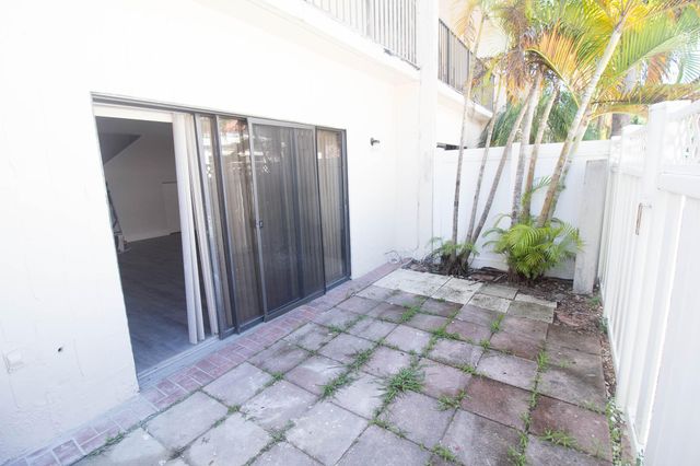 223 SE 11th Avenue 223, Pompano Beach, FL 33060