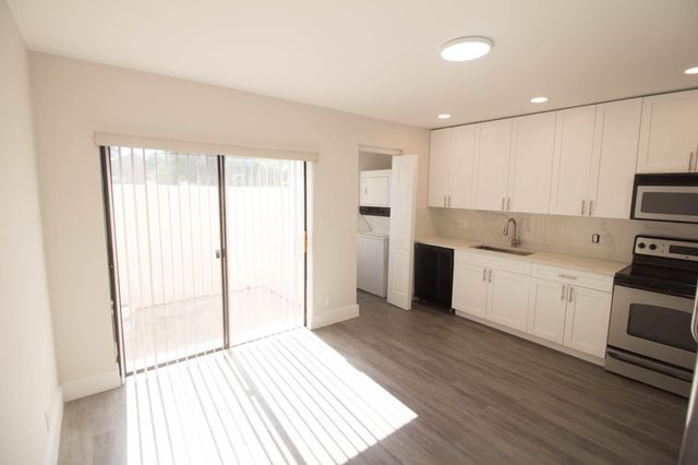 223 SE 11th Avenue 223, Pompano Beach, FL 33060