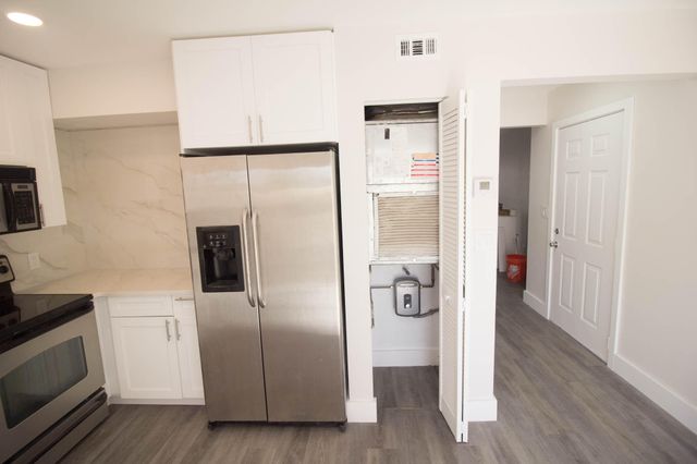 223 SE 11th Avenue 223, Pompano Beach, FL 33060