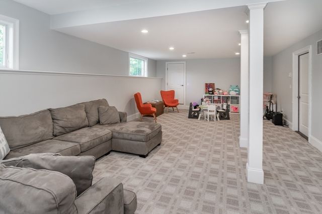 23 Covered Bridge Lane, Wayland, MA 01778