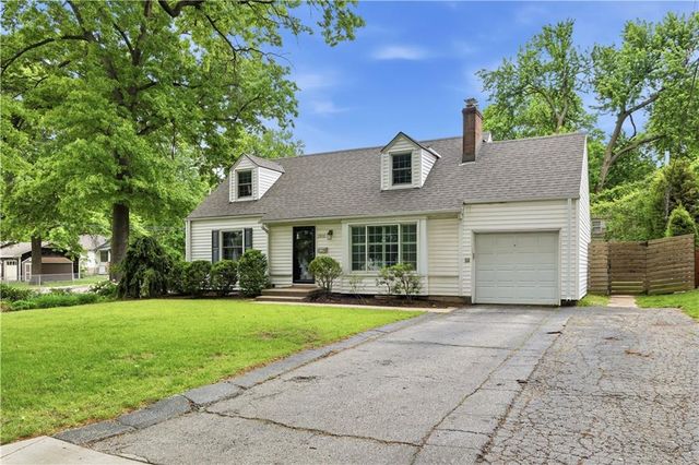 3901 W 73rd Terrace, Prairie Village, KS 66208