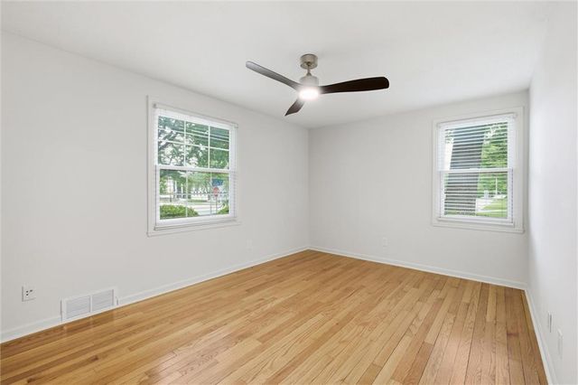 3901 W 73rd Terrace, Prairie Village, KS 66208