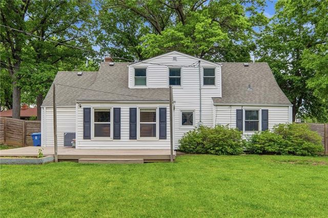 3901 W 73rd Terrace, Prairie Village, KS 66208