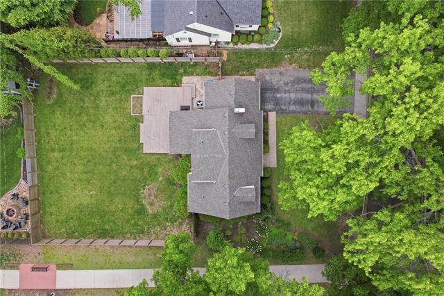 3901 W 73rd Terrace, Prairie Village, KS 66208