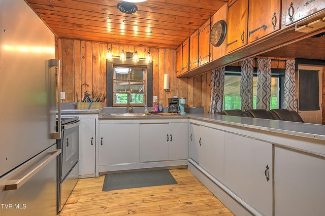 378 Laura Land, Bristol, TN 37620