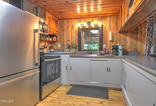 378 Laura Land, Bristol, TN 37620