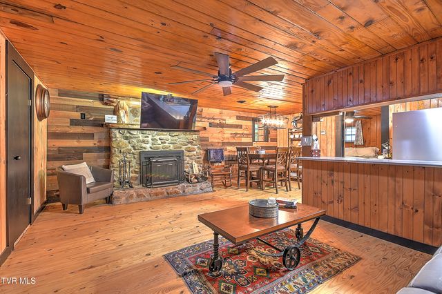 378 Laura Land, Bristol, TN 37620