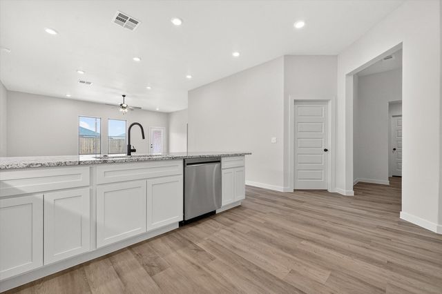 805 E 30th Street, Wolfforth, TX 79382