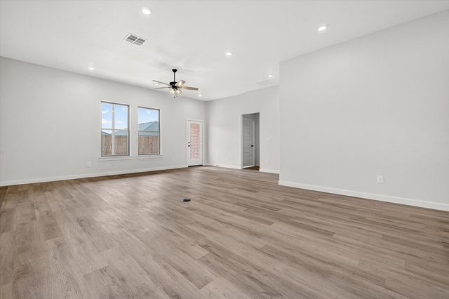 805 E 30th Street, Wolfforth, TX 79382