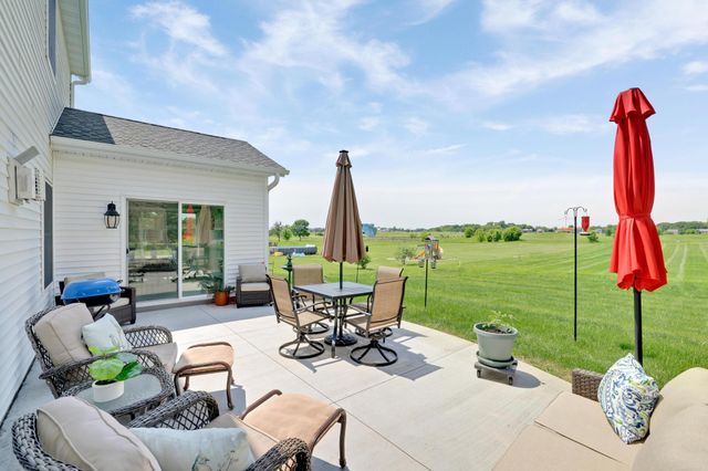 9867 Kahler Avenue NE, Monticello, MN 55362