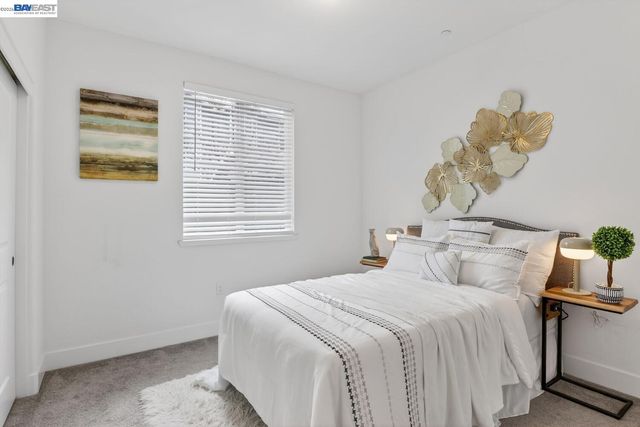 411 Rhythm Ln, Hayward, CA 94544