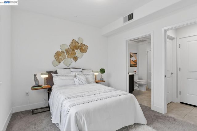 411 Rhythm Ln, Hayward, CA 94544