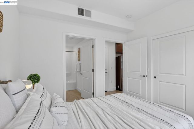 411 Rhythm Ln, Hayward, CA 94544