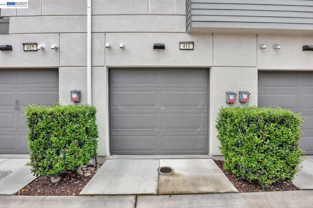 411 Rhythm Ln, Hayward, CA 94544
