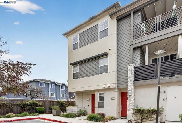 411 Rhythm Ln, Hayward, CA 94544