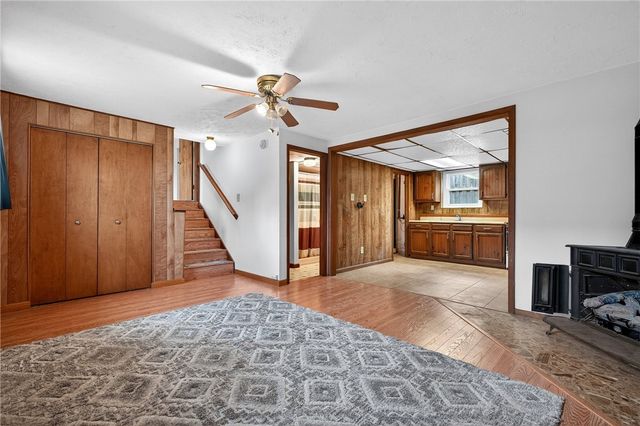 201 Golf Ave, Ellport Boro, PA 16117