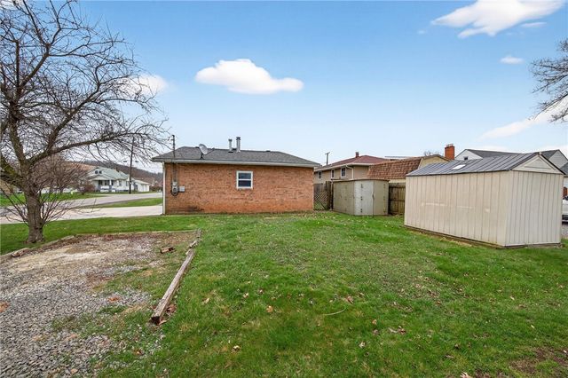 201 Golf Ave, Ellport Boro, PA 16117