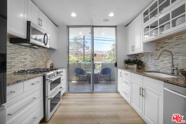 12773 Caswell Avenue 101, Los Angeles, CA 90066