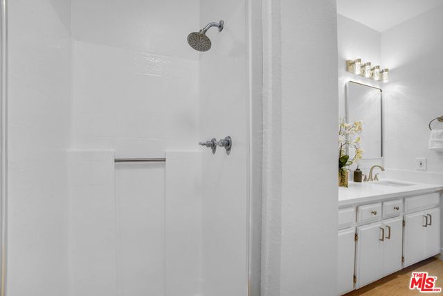12773 Caswell Avenue 101, Los Angeles, CA 90066