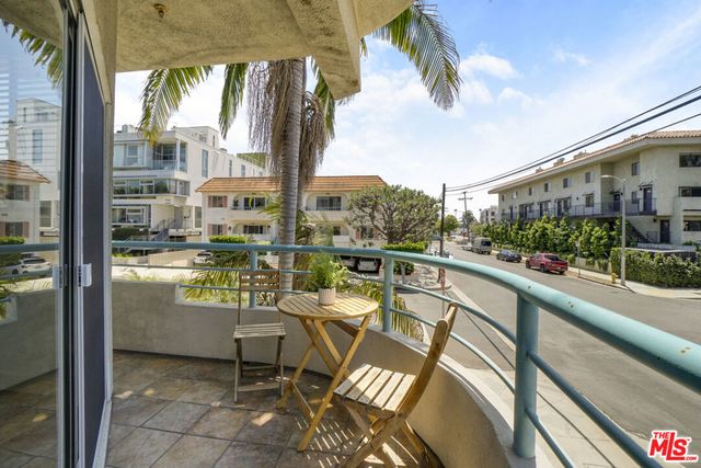 12773 Caswell Avenue 101, Los Angeles, CA 90066