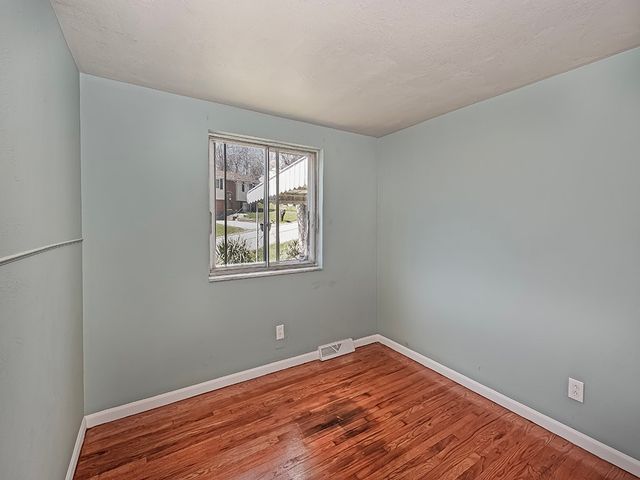 118 Courtney Dr, Penn Hills, PA 15147