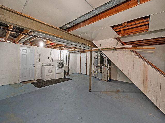 118 Courtney Dr, Penn Hills, PA 15147