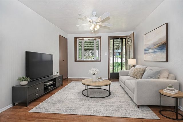 118 Courtney Dr, Penn Hills, PA 15147