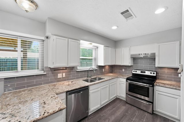 8614 Sherrywood Drive, Houston, TX 77044