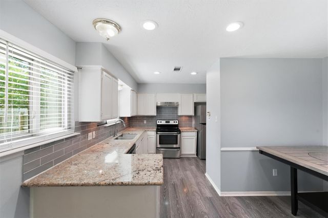 8614 Sherrywood Drive, Houston, TX 77044