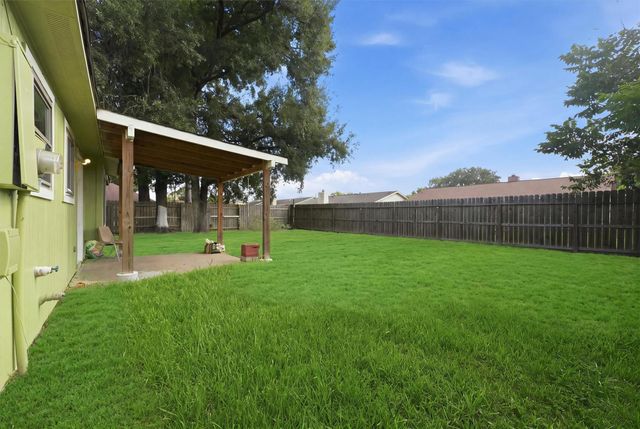 8614 Sherrywood Drive, Houston, TX 77044