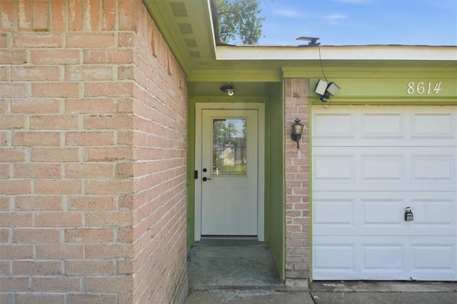 8614 Sherrywood Drive, Houston, TX 77044