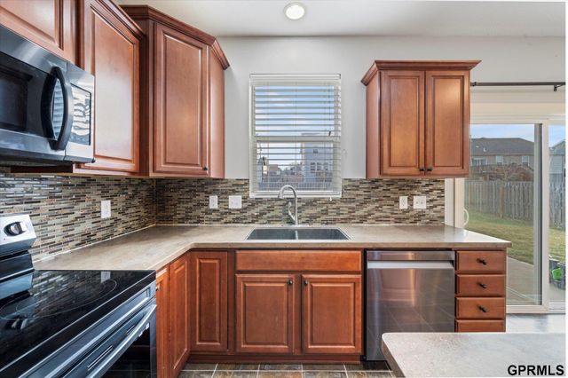 2309 Alexandria Road, Papillion, NE 68133