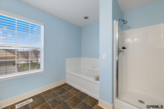 2309 Alexandria Road, Papillion, NE 68133