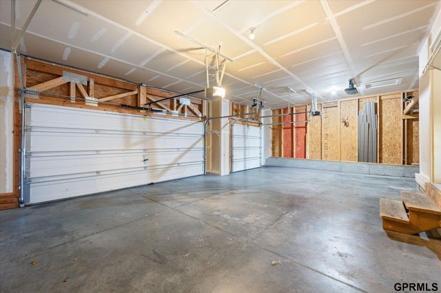 2309 Alexandria Road, Papillion, NE 68133