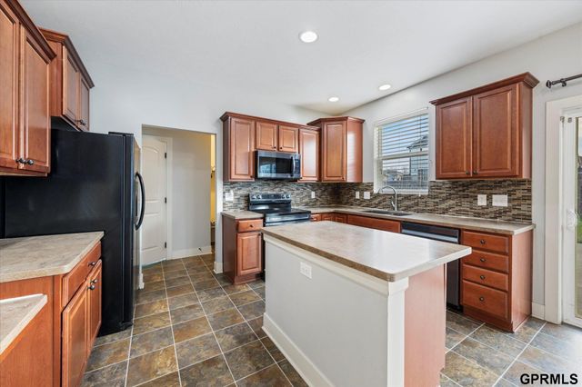 2309 Alexandria Road, Papillion, NE 68133