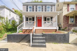 211 E LIBERTY ST, Martinsburg, WV 25404