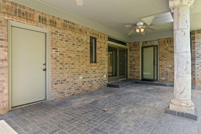 1409 Glenbrook Terrace, Nichols Hills, OK 73116