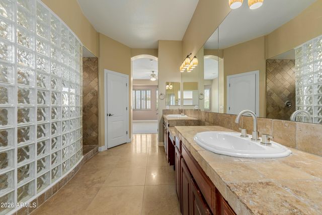 2324 W BLAYLOCK Drive W, Phoenix, AZ 85085
