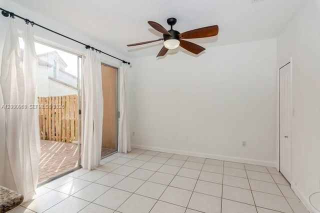 10884 SW 89th St, Miami, FL 33176