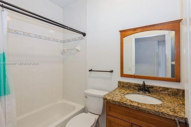 10884 SW 89th St, Miami, FL 33176