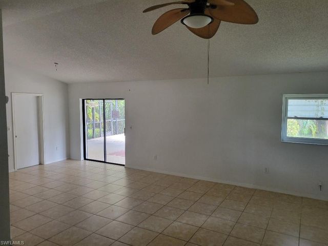 1029 NE Van Loon LN, Cape Coral, FL 33909