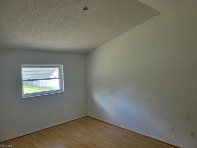 1029 NE Van Loon LN, Cape Coral, FL 33909