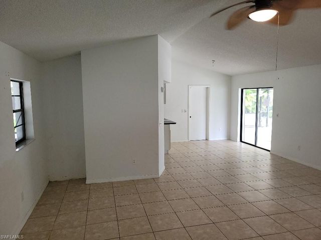 1029 NE Van Loon LN, Cape Coral, FL 33909