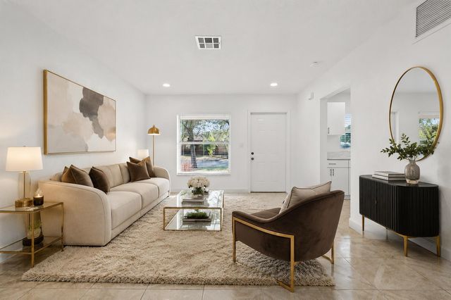 583 NW 17th Place, Fort Lauderdale, FL 33311