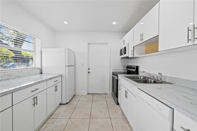 583 NW 17th Place, Fort Lauderdale, FL 33311