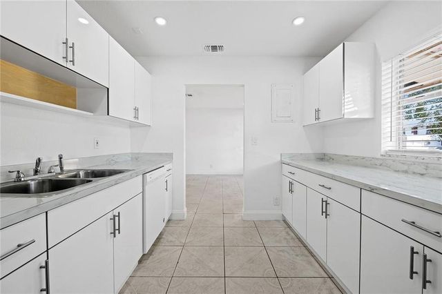 583 NW 17th Place, Fort Lauderdale, FL 33311